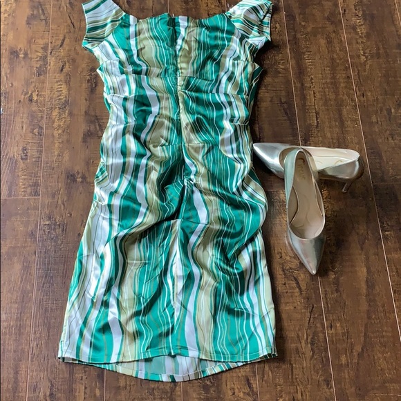 Green Gold dress - Picture 4 of 5